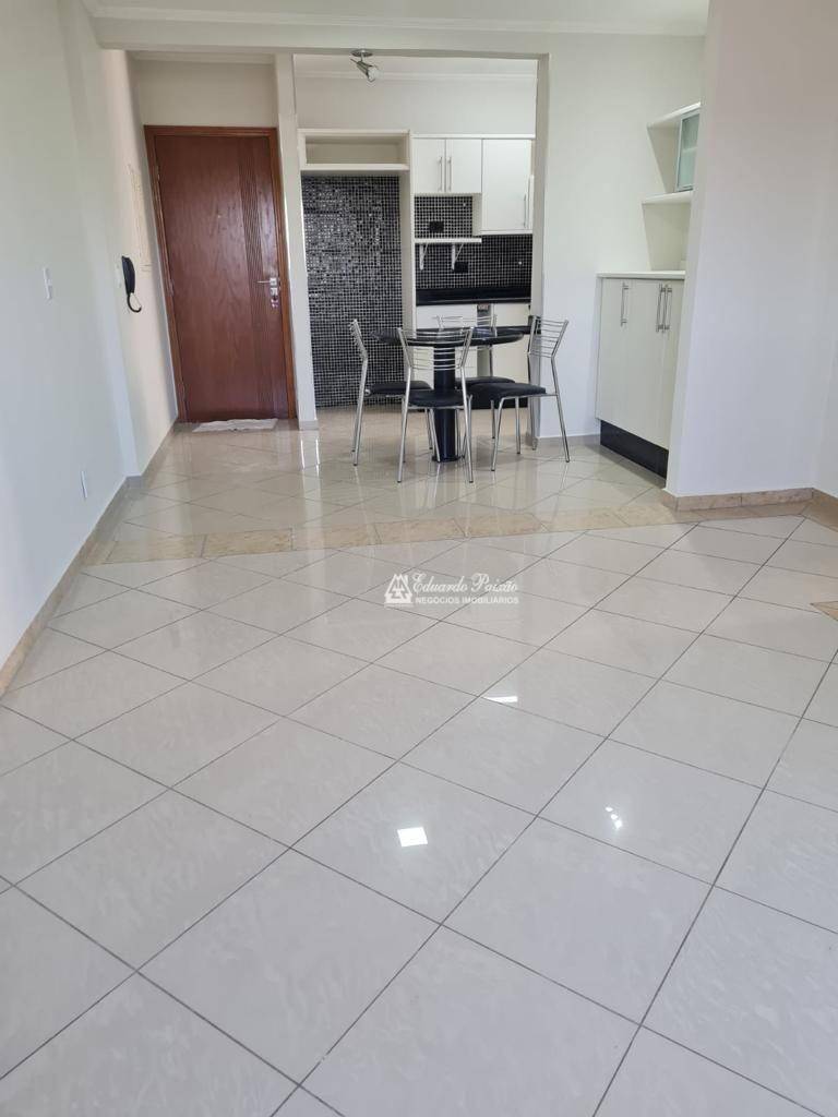 Apartamento à venda com 2 quartos, 90m² - Foto 2