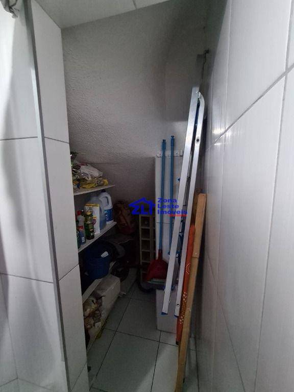 Apartamento à venda com 2 quartos, 70m² - Foto 12