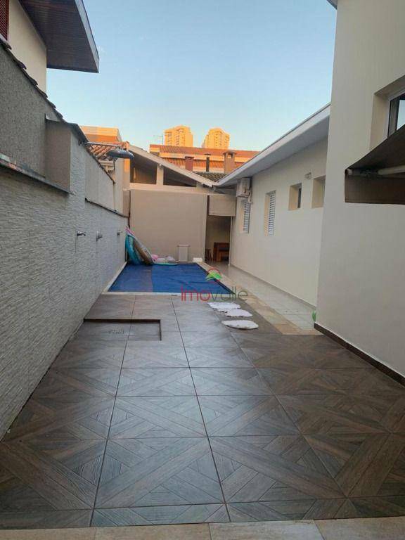 Casa de Condomínio à venda com 3 quartos, 320m² - Foto 30