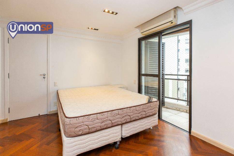 Apartamento à venda com 3 quartos, 180m² - Foto 8