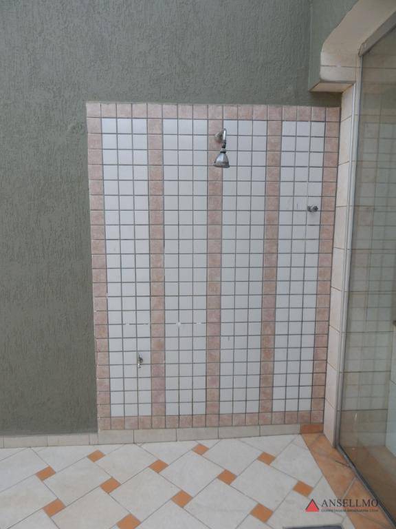 Casa para alugar com 4 quartos, 270m² - Foto 30