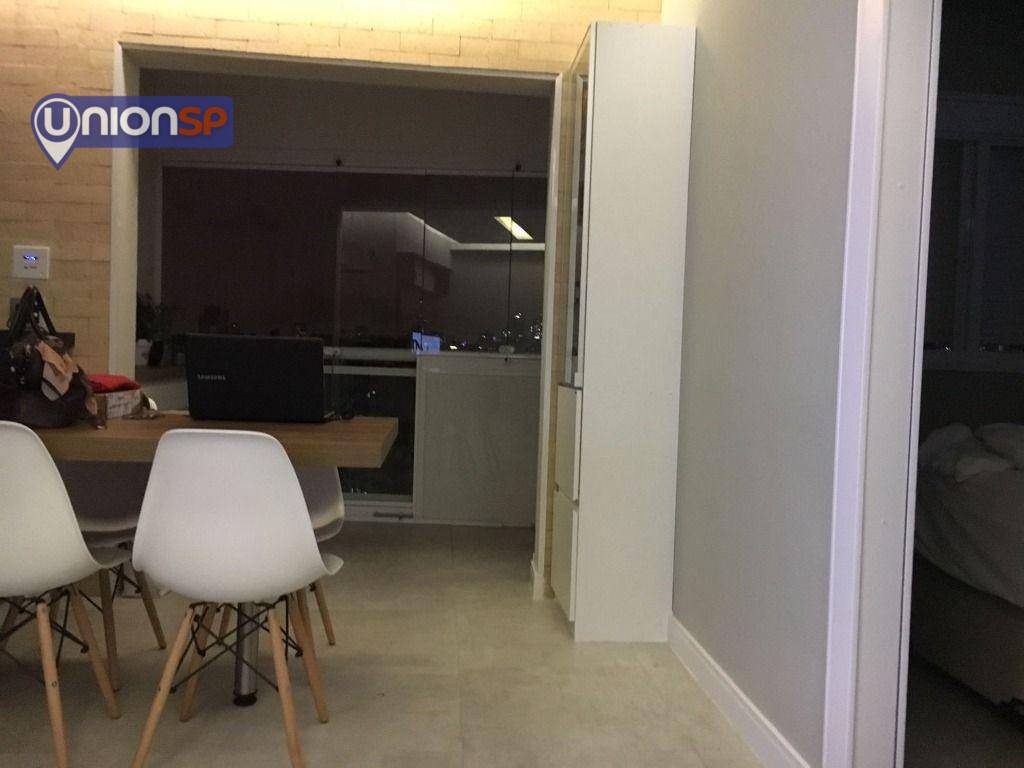 Apartamento à venda com 1 quarto, 42m² - Foto 2