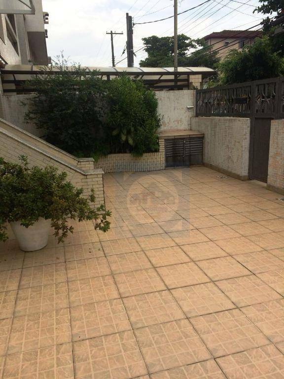 Casa de Condomínio à venda com 3 quartos, 215m² - Foto 2