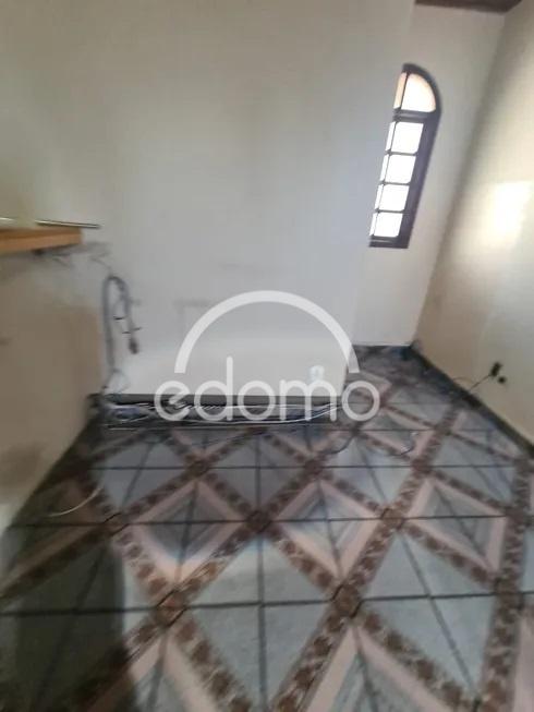 Casa para alugar com 3 quartos, 150m² - Foto 2