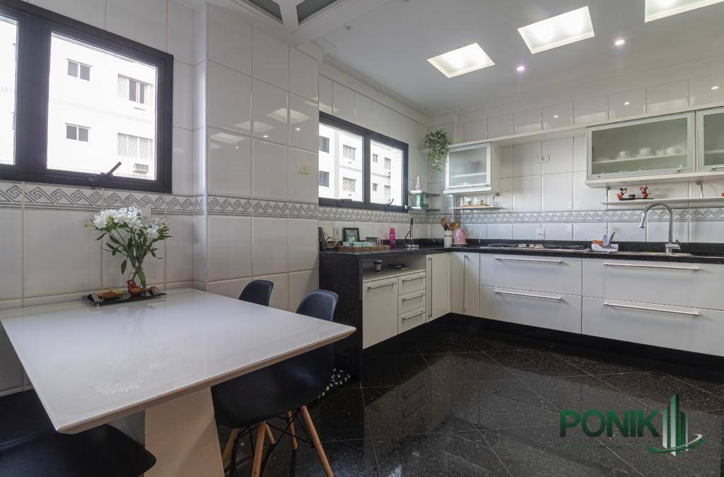 Apartamento à venda com 4 quartos, 250m² - Foto 27