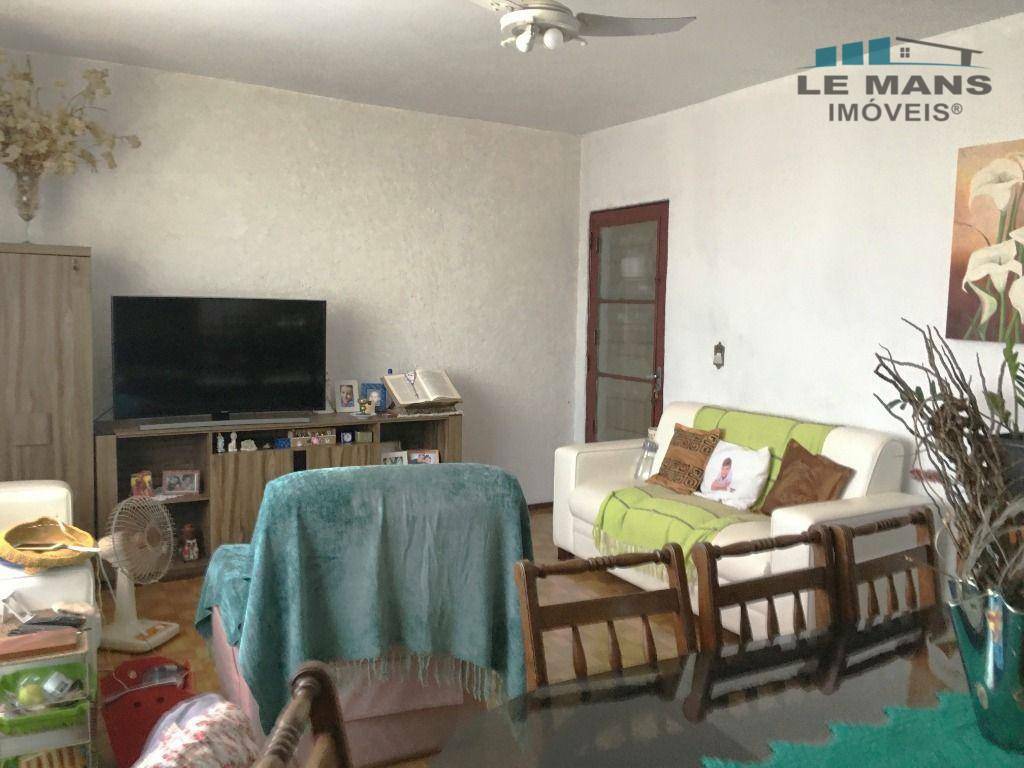 Casa à venda e aluguel com 3 quartos, 175m² - Foto 2