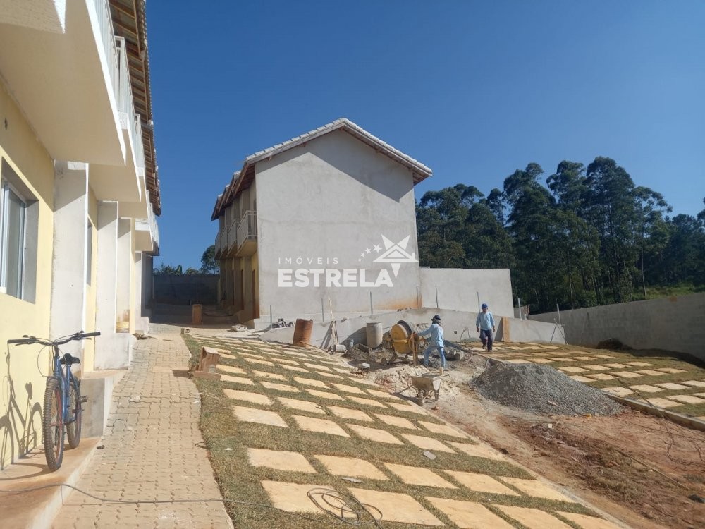 Casa à venda com 2 quartos, 50m² - Foto 5