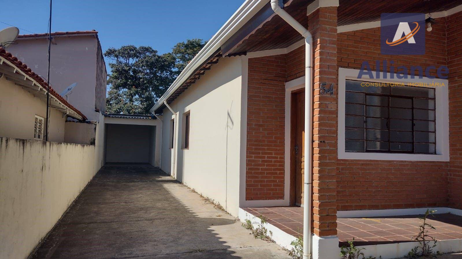 Casa à venda com 3 quartos, 120m² - Foto 1