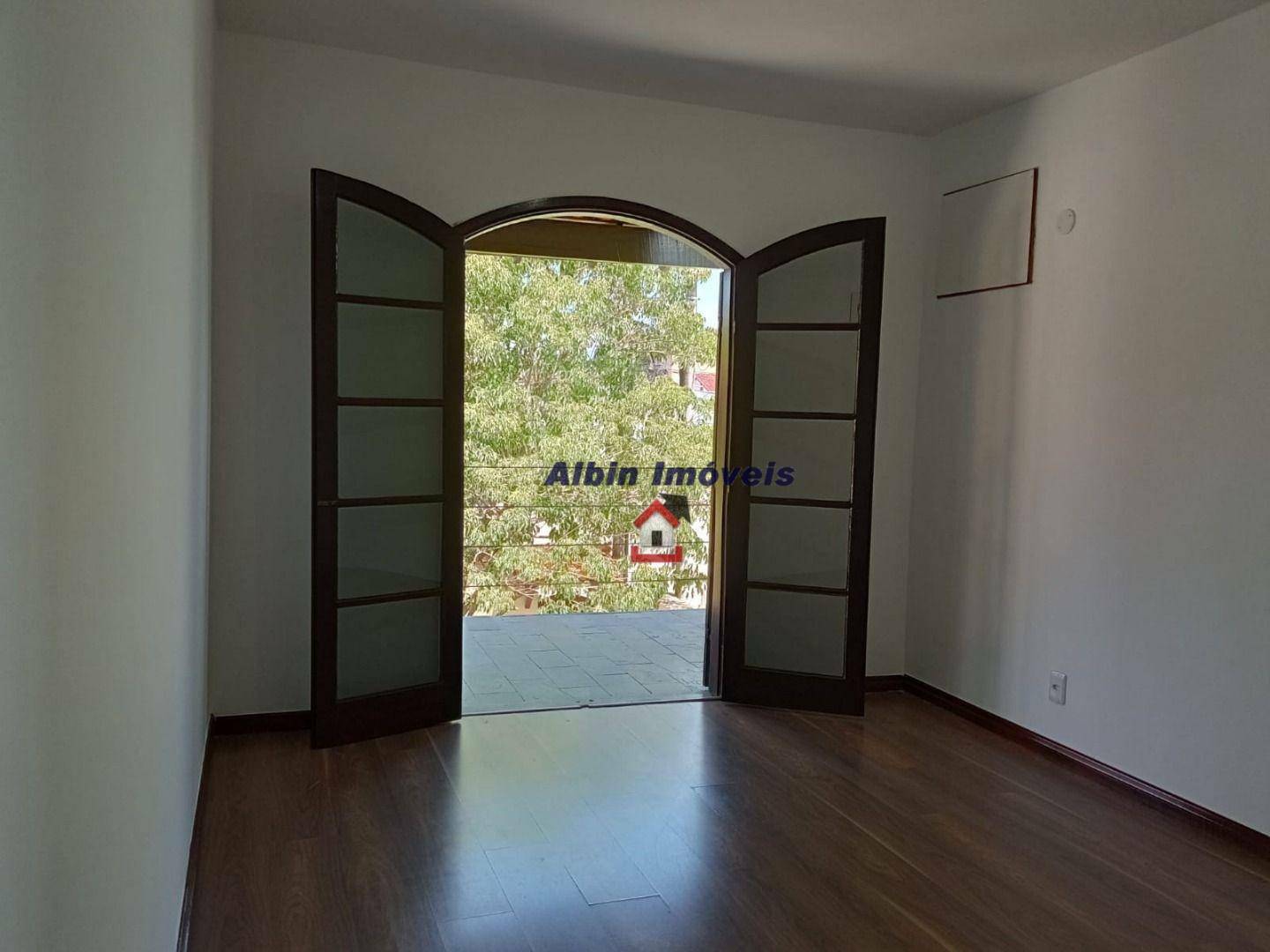 Casa à venda com 5 quartos, 340m² - Foto 13