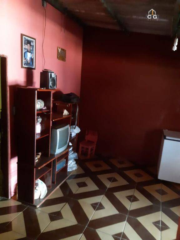 Casa à venda com 2 quartos, 60m² - Foto 2