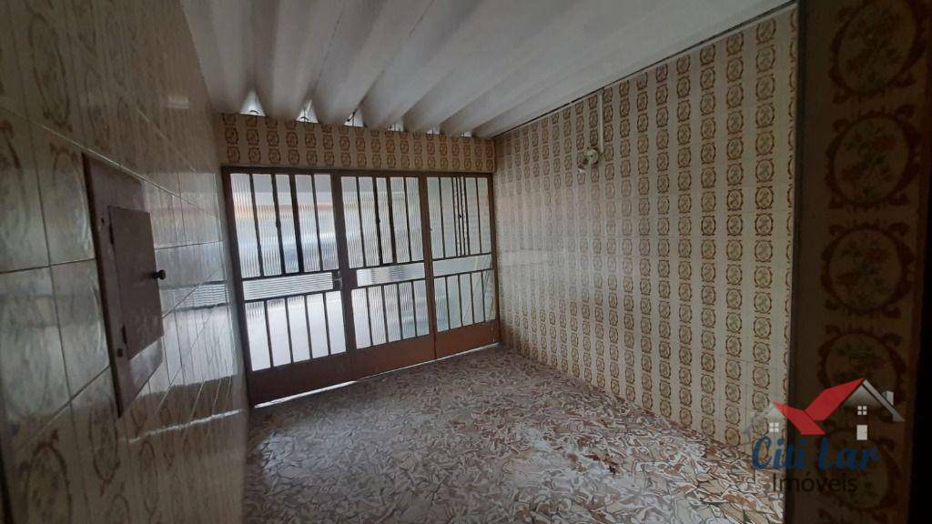 Casa para alugar com 3 quartos, 180m² - Foto 8