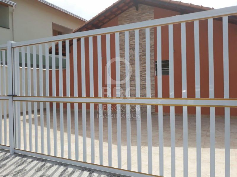 Casa à venda com 2 quartos, 50m² - Foto 1