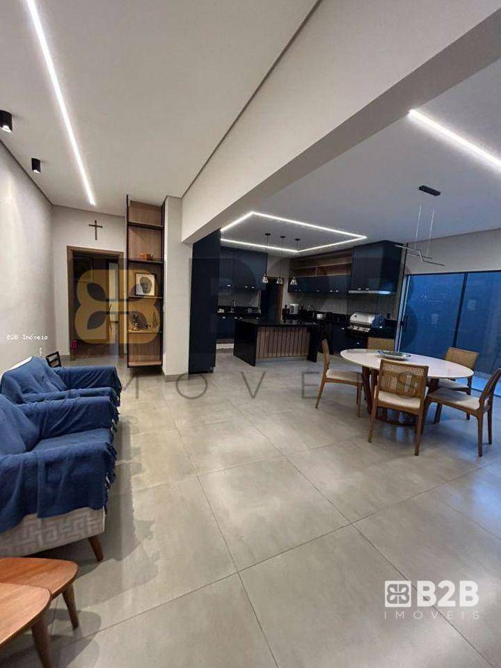 Casa à venda com 3 quartos, 300m² - Foto 3