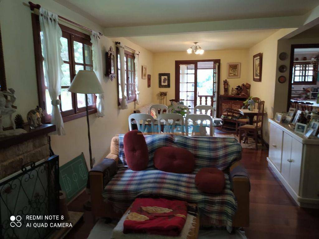 Casa à venda com 4 quartos, 183m² - Foto 2