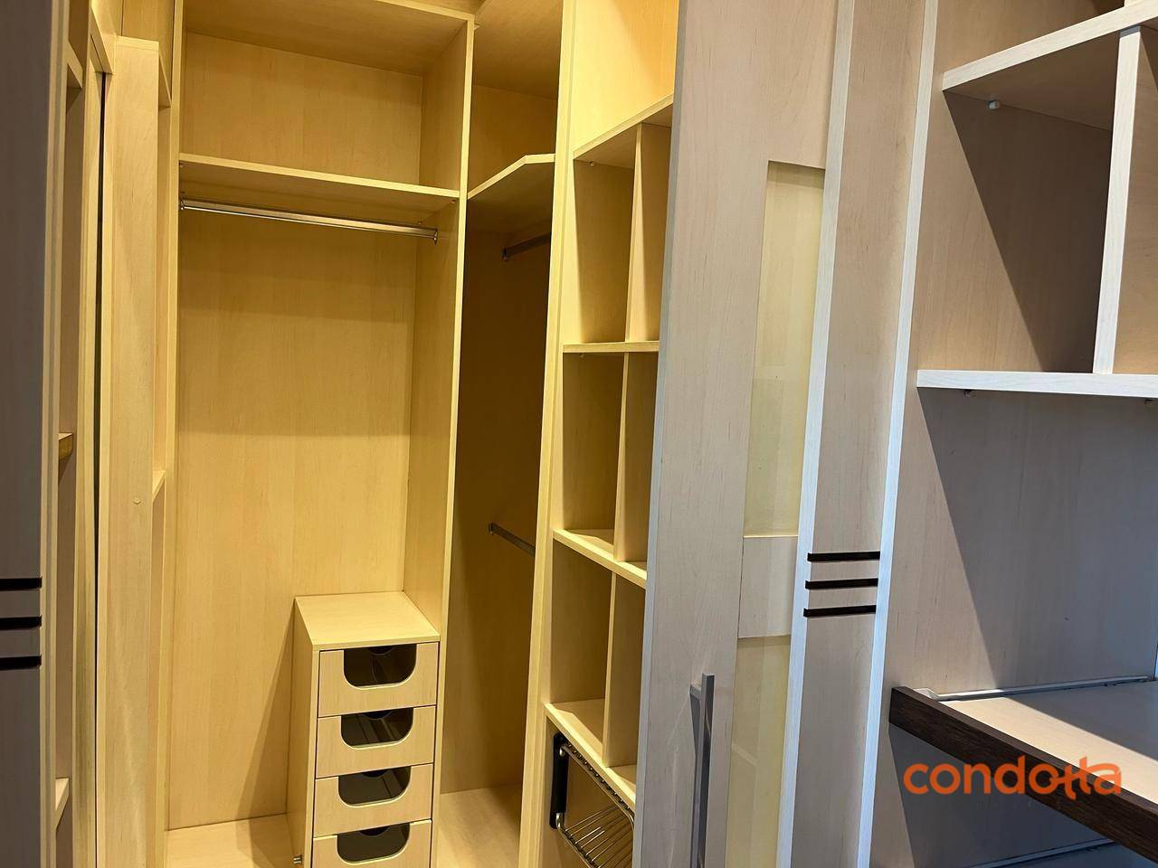 Casa para alugar com 4 quartos, 300m² - Foto 31