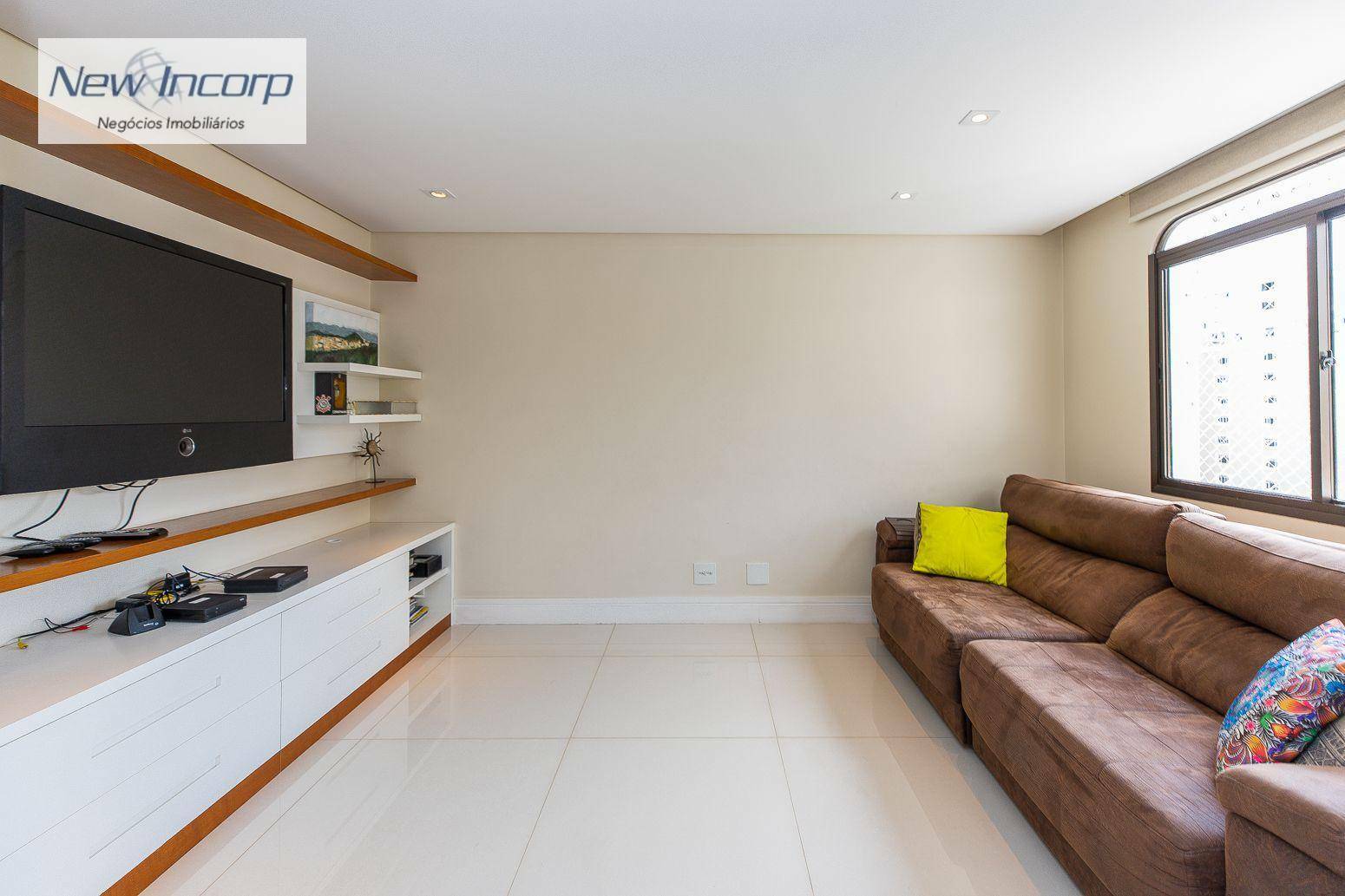 Apartamento à venda com 4 quartos, 196m² - Foto 4