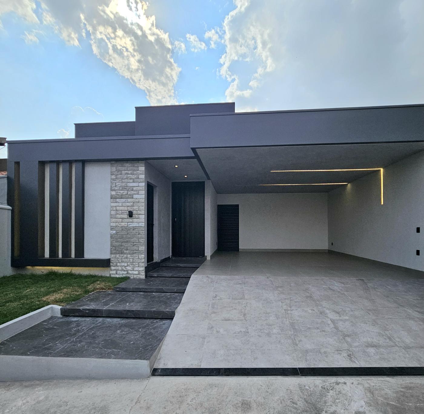 Casa à venda com 3 quartos, 250m² - Foto 1