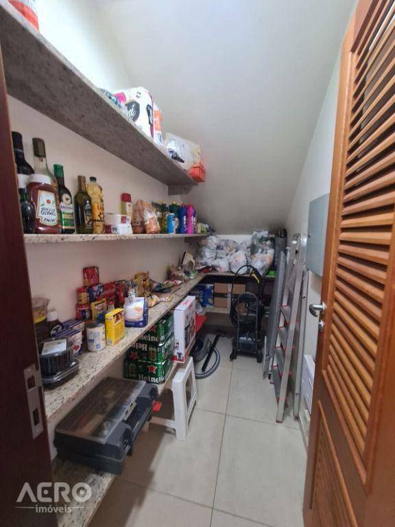 Casa de Condomínio à venda com 3 quartos, 300m² - Foto 26