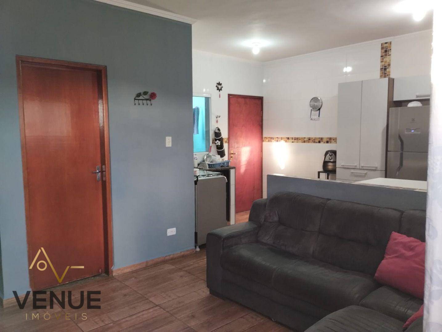 Casa à venda com 2 quartos, 69m² - Foto 1