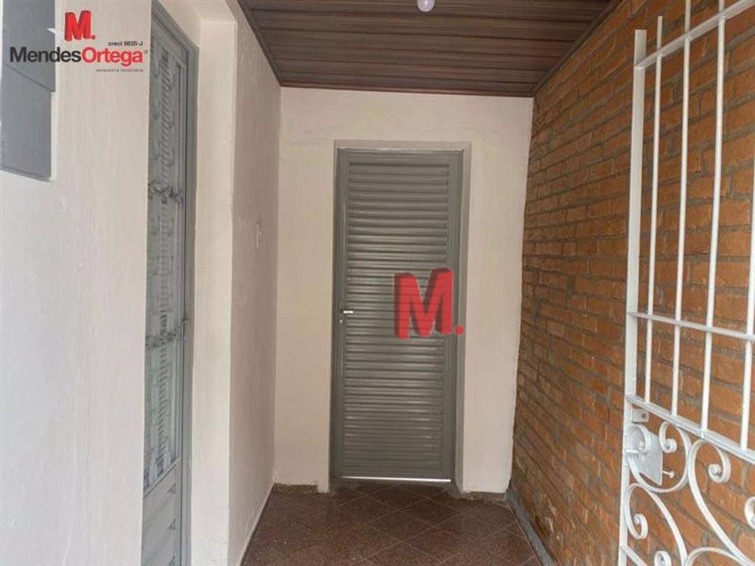 Casa à venda com 2 quartos, 80m² - Foto 2