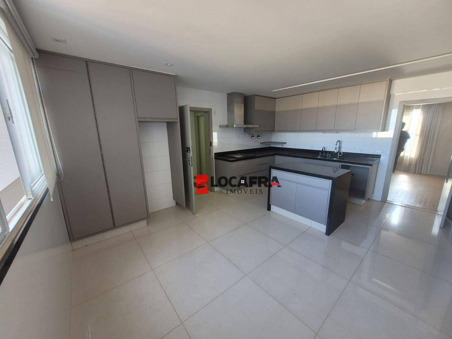 Apartamento à venda com 3 quartos, 245m² - Foto 22