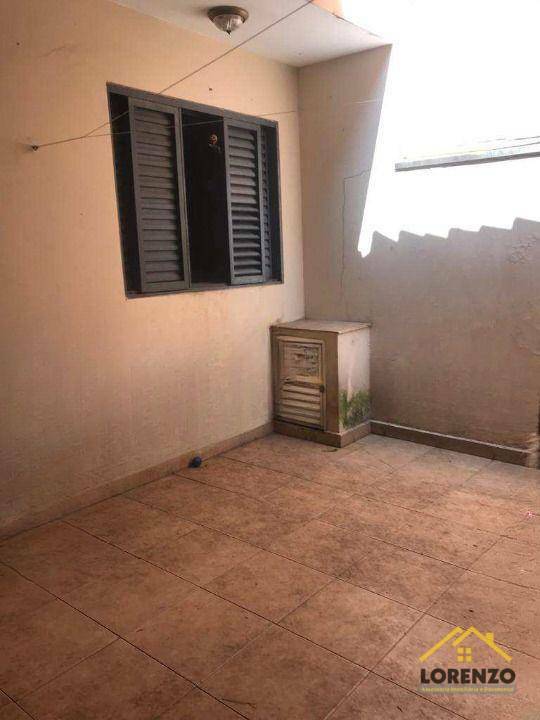 Sobrado à venda com 3 quartos, 247m² - Foto 3