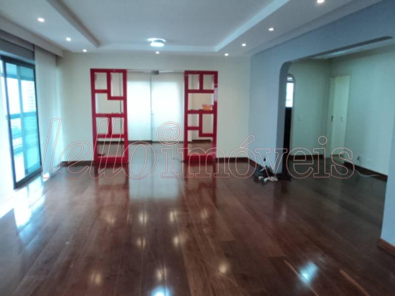 Apartamento para alugar com 4 quartos, 440m² - Foto 2