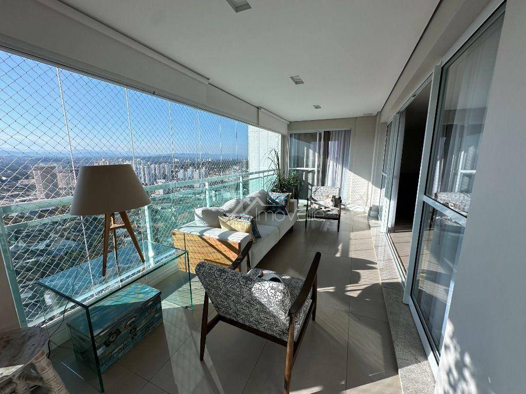 Apartamento à venda com 4 quartos, 233m² - Foto 9