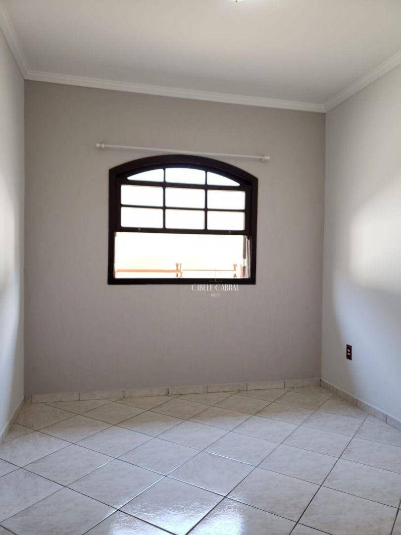 Casa à venda com 3 quartos, 267m² - Foto 22