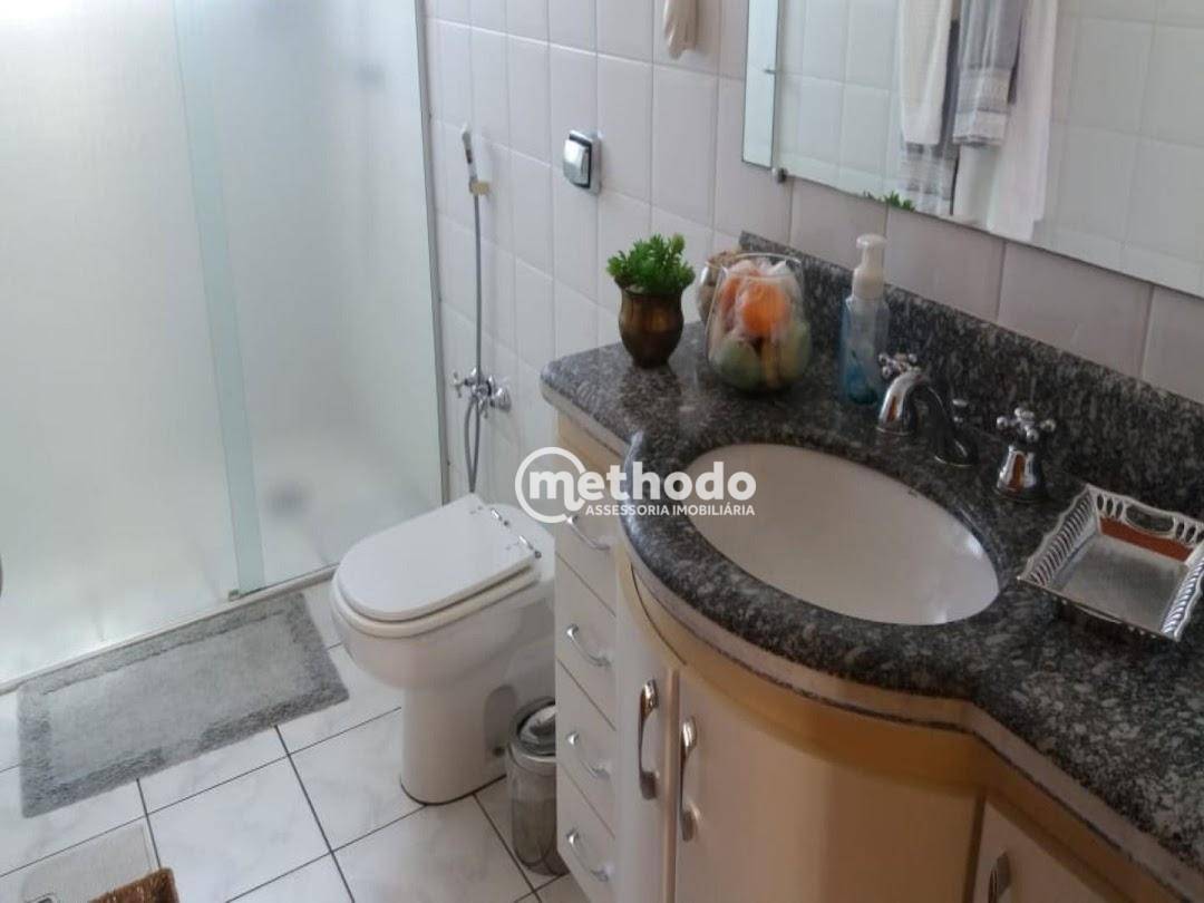 Casa à venda com 4 quartos, 330m² - Foto 17