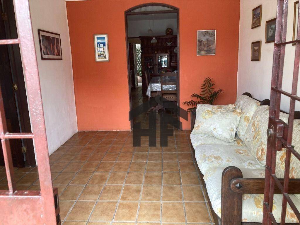 Casa à venda com 6 quartos, 150m² - Foto 7