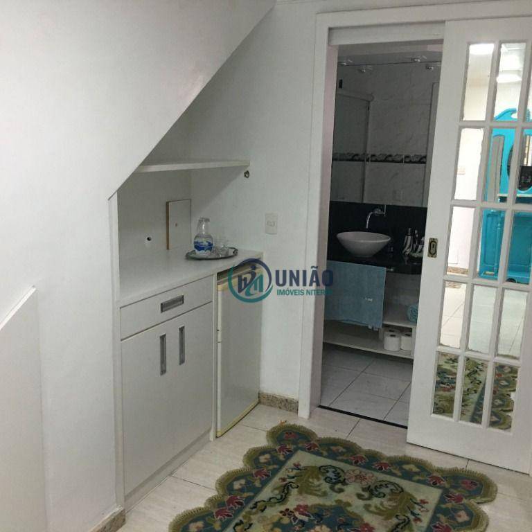 Casa à venda com 4 quartos, 360m² - Foto 17