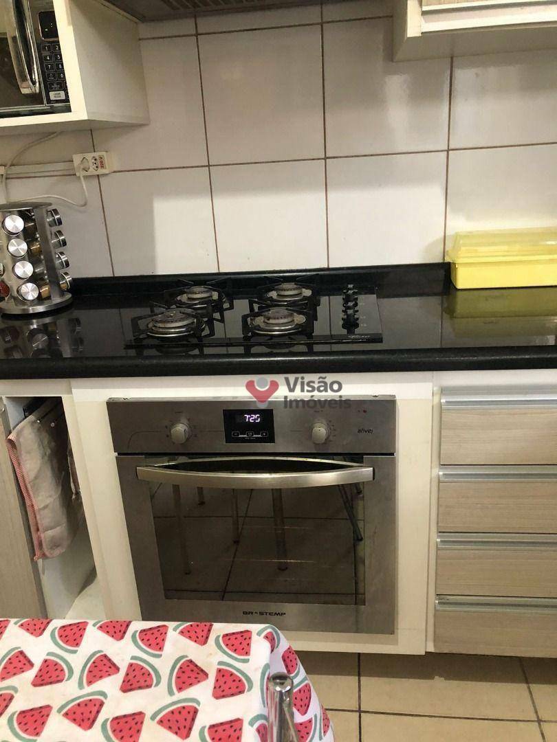 Casa à venda com 2 quartos, 60m² - Foto 7