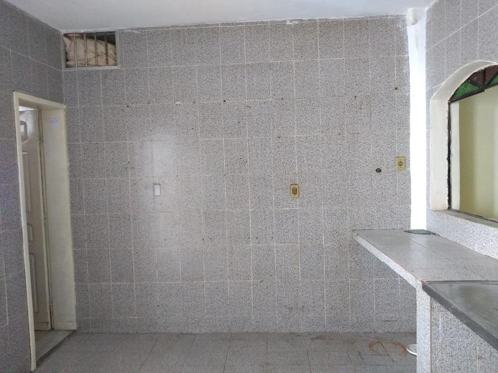 Casa para alugar com 2 quartos, 80m² - Foto 13