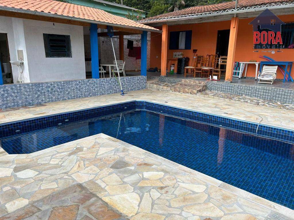 Chácara à venda com 2 quartos, 180m² - Foto 1