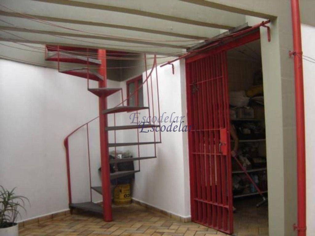 Casa para alugar com 4 quartos, 358m² - Foto 37