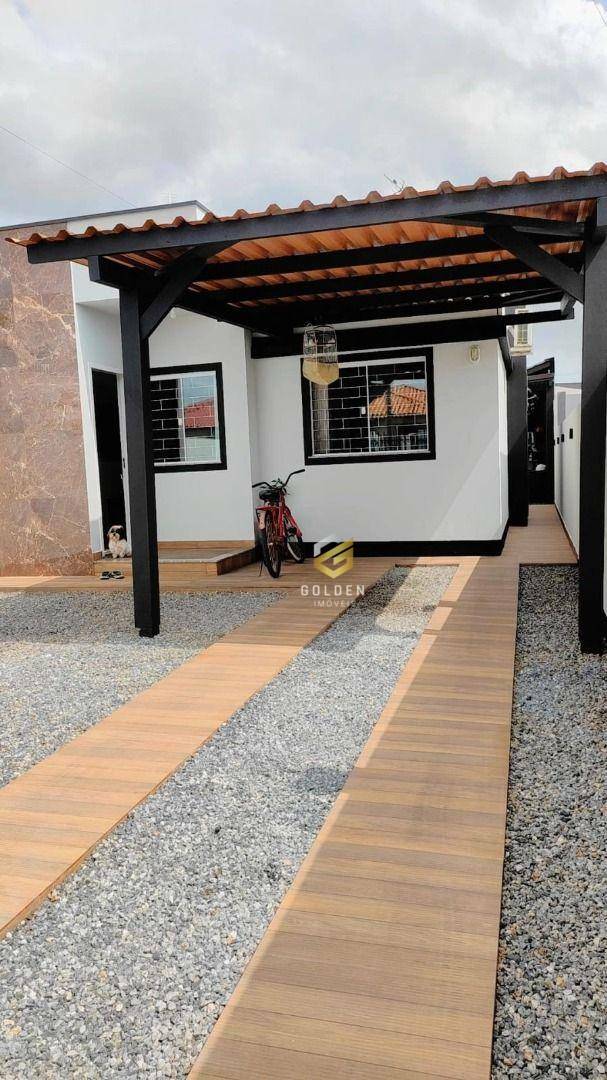 Casa à venda com 2 quartos, 74m² - Foto 2