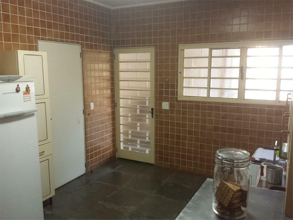 Casa para alugar com 4 quartos, 320m² - Foto 7