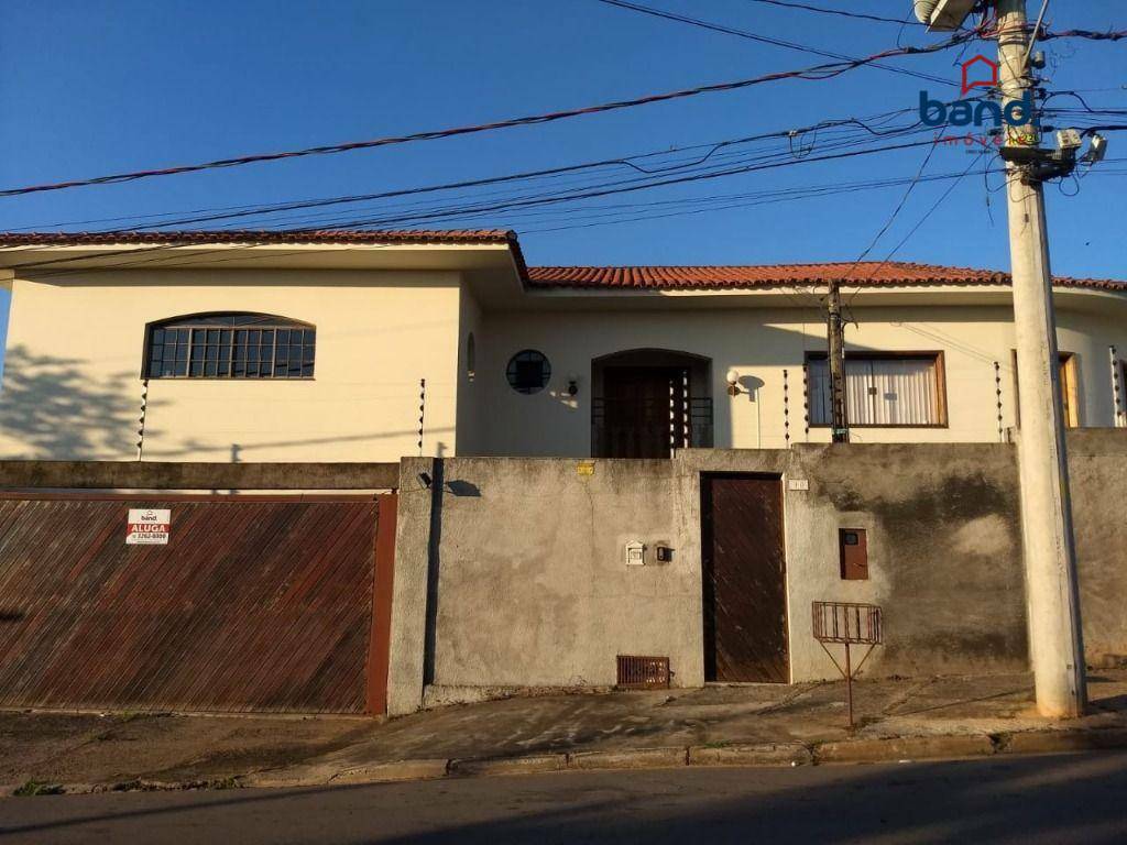 Casa à venda com 4 quartos, 400m² - Foto 1