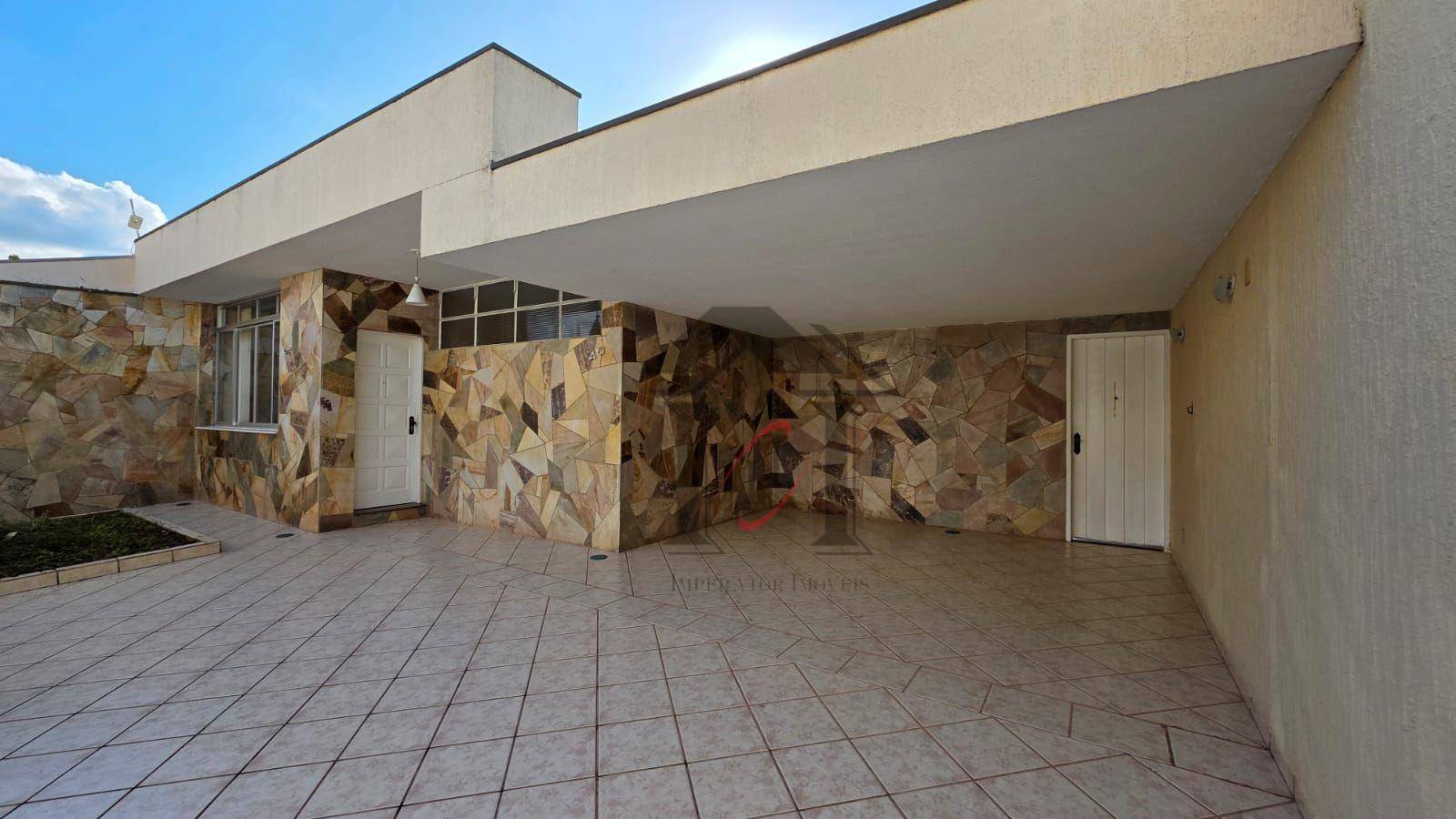 Casa, 3 quartos, 181 m² - Foto 1