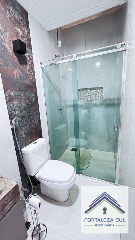 Casa de Condomínio à venda com 5 quartos, 200m² - Foto 21