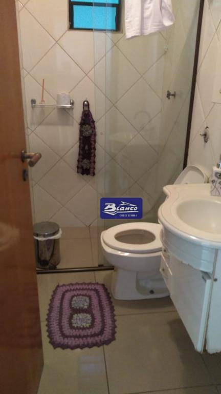 Sobrado à venda com 3 quartos, 200m² - Foto 12