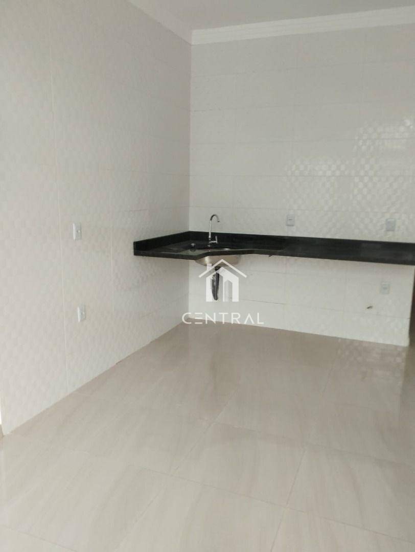 Casa à venda com 2 quartos, 70m² - Foto 5