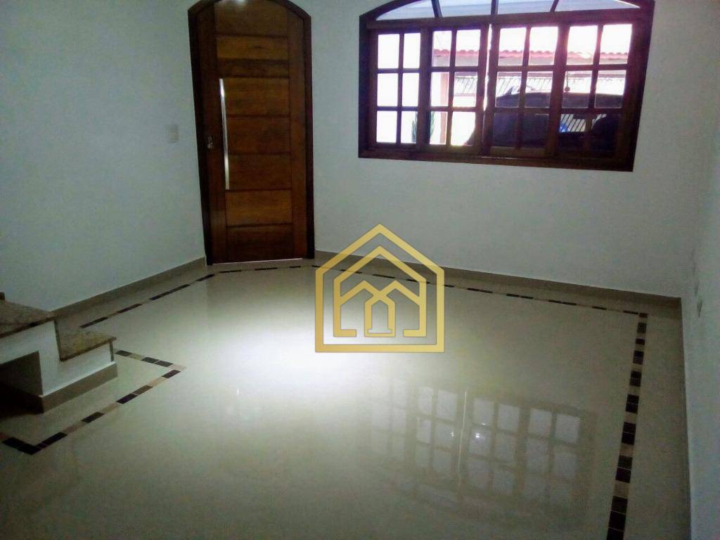 Sobrado à venda com 4 quartos, 180m² - Foto 2