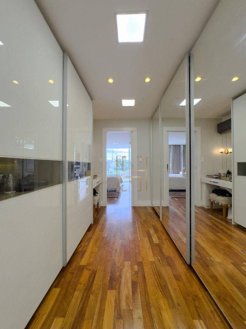 Casa de Condomínio à venda com 4 quartos, 350m² - Foto 8