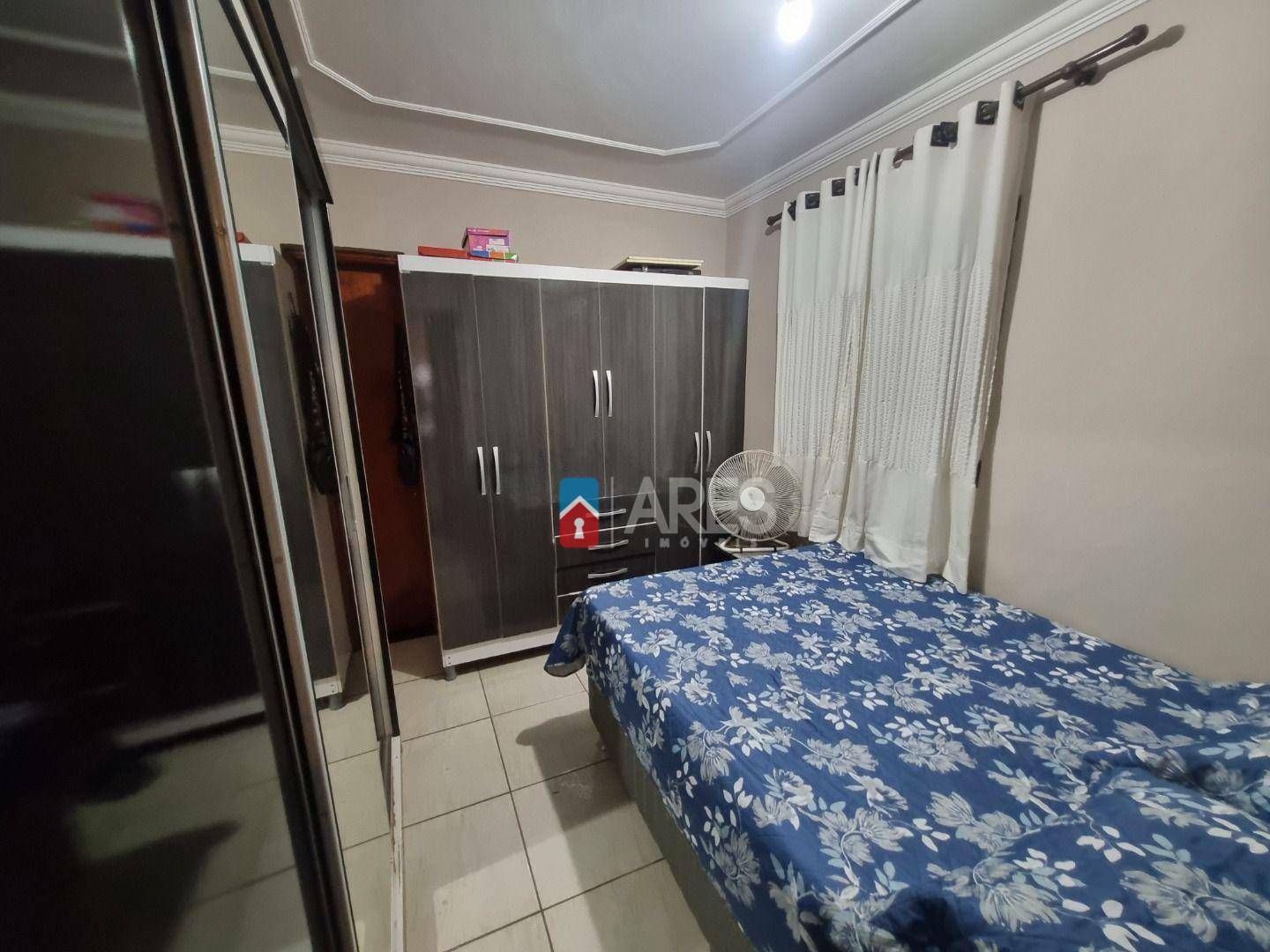 Casa à venda com 4 quartos, 135m² - Foto 9