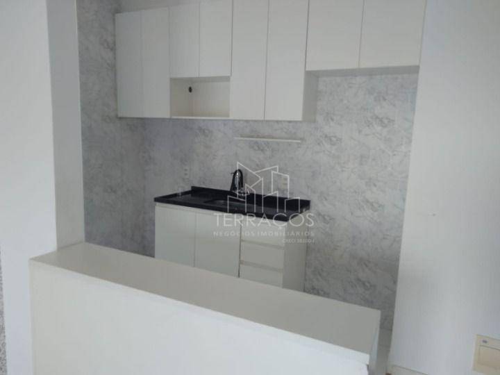 Apartamento à venda e aluguel com 3 quartos, 66m² - Foto 1