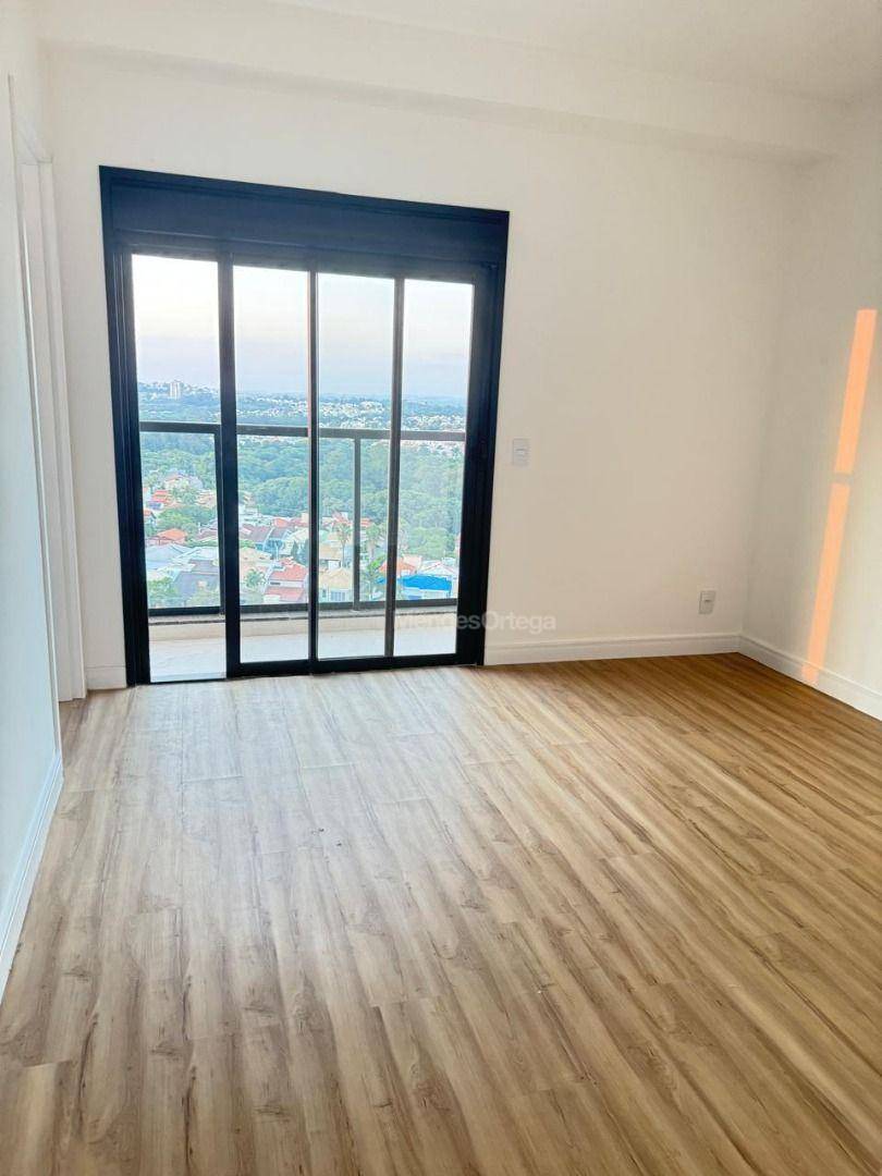 Apartamento à venda com 4 quartos, 222m² - Foto 2