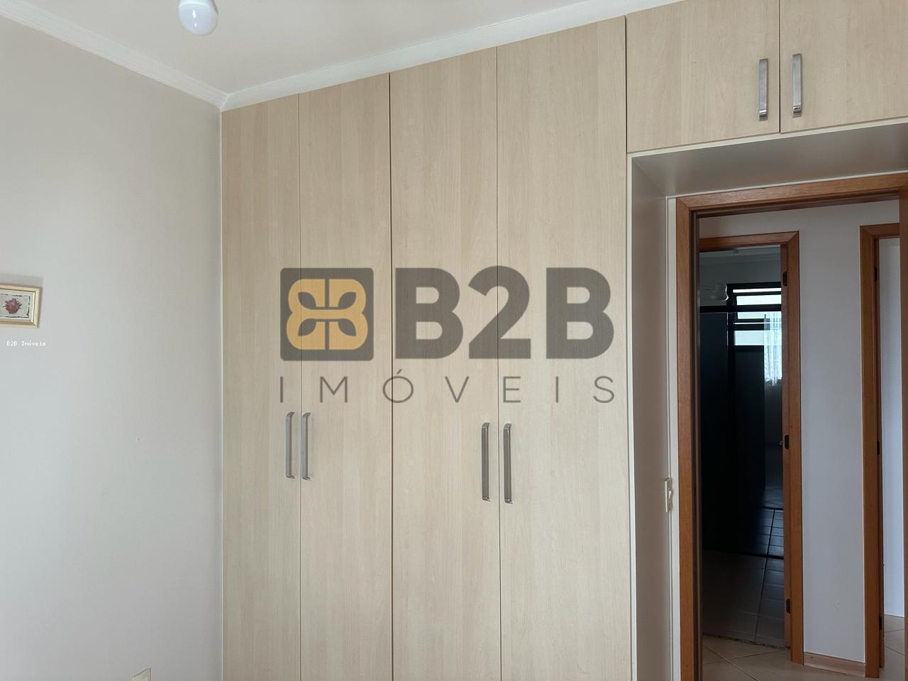 Apartamento à venda com 3 quartos, 81m² - Foto 8