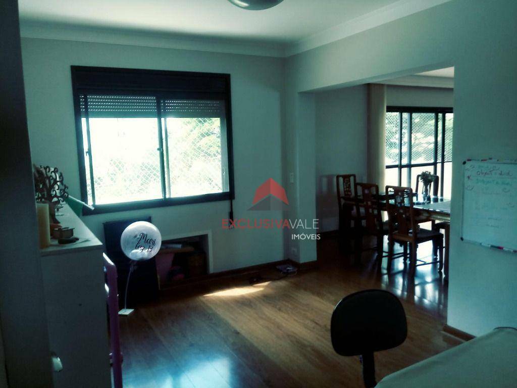 Apartamento à venda com 3 quartos, 189m² - Foto 4